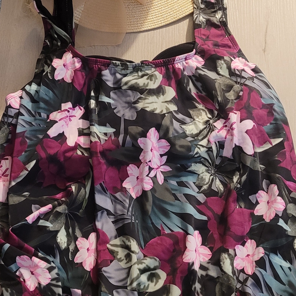 Womens Plus. Tankini Bousen Swimsuit. Size 18. New.
